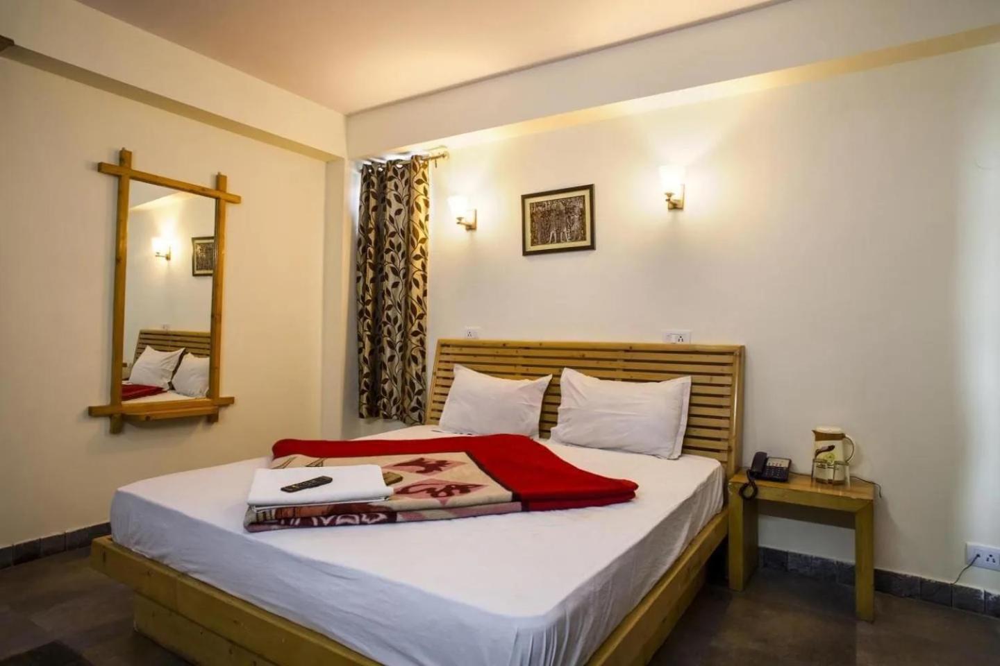 Hotel Aangan Regency Šimla Exteriér fotografie