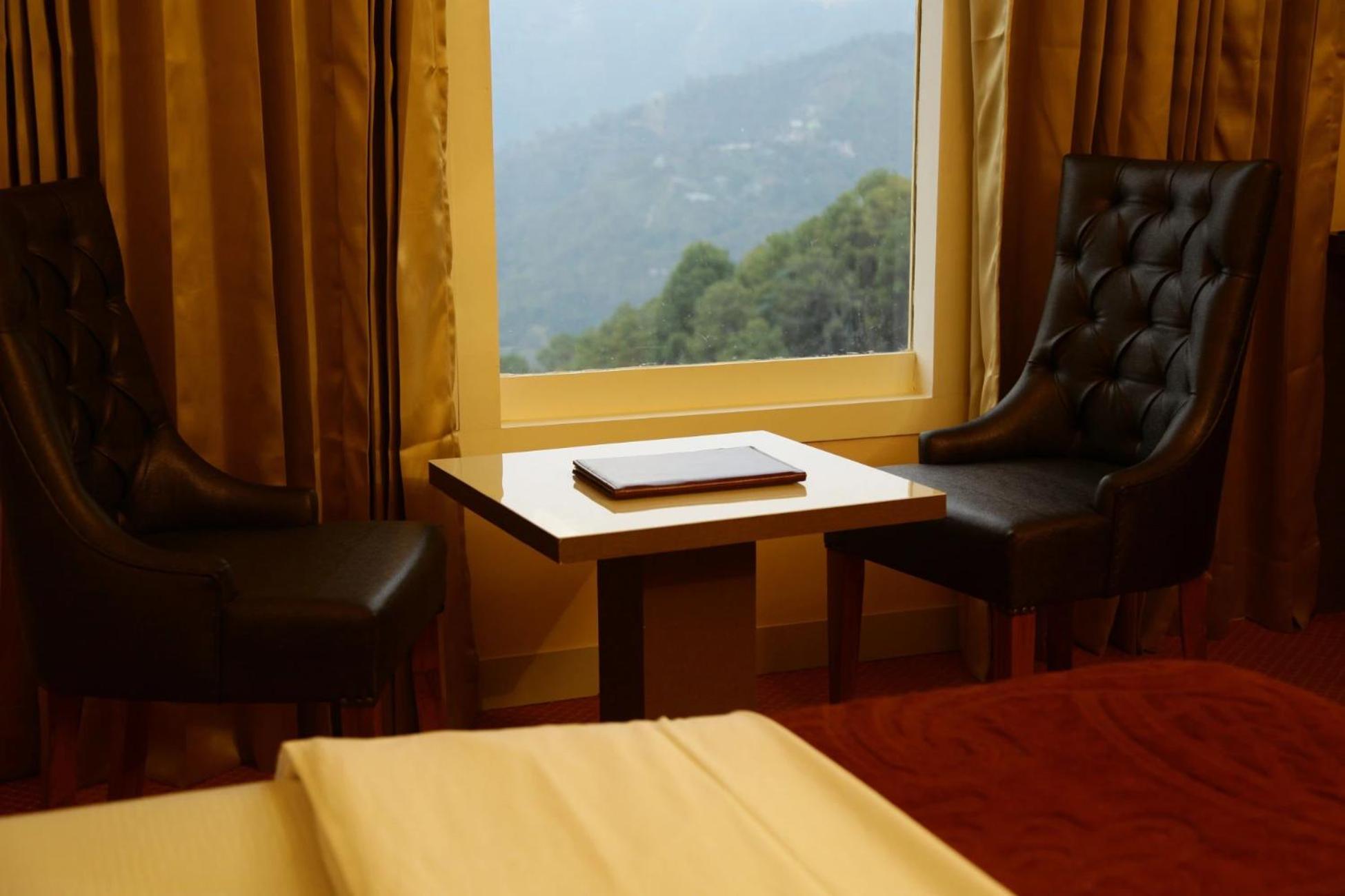 Hotel Aangan Regency Šimla Exteriér fotografie